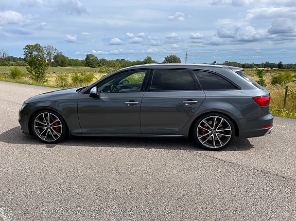 Audi S4 7 of 26