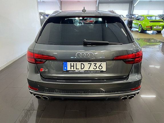 Audi S4 5 of 5