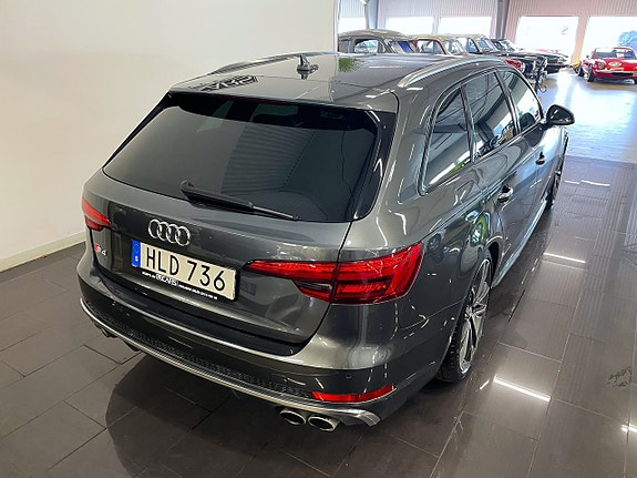 Audi S4 4 of 5