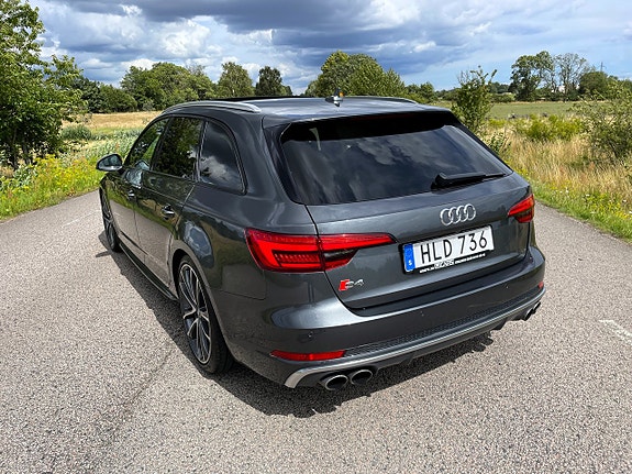 Audi S4 6 of 26
