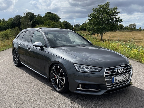 Audi S4 2 of 26