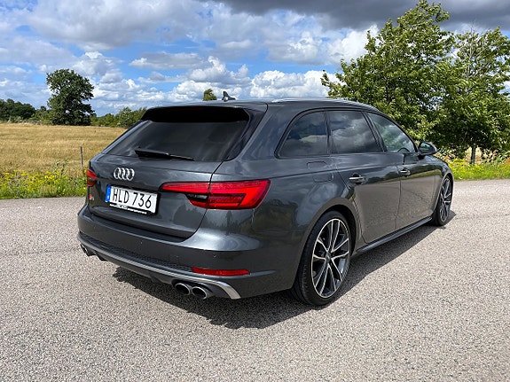 Audi S4 4 of 26