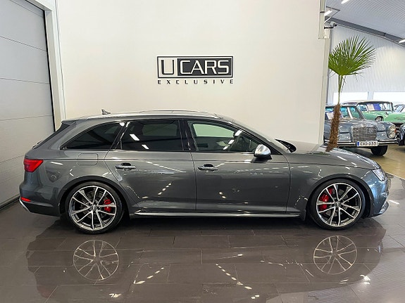 Audi S4 3 of 5