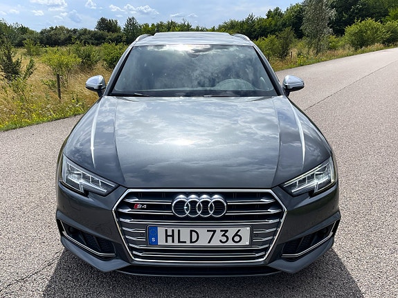 Audi S4 9 of 26
