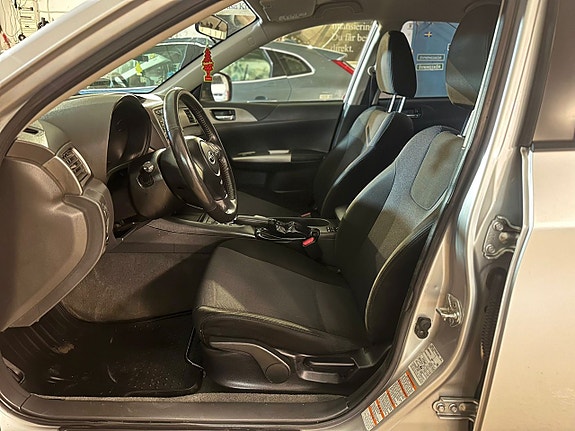 Subaru Impreza 11 of 13