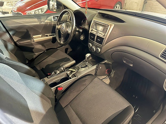 Subaru Impreza 8 of 13