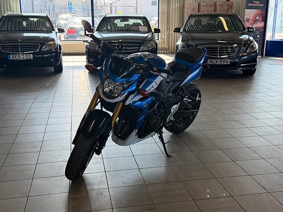 Suzuki Cycles GSR750A B-King 0.75 106hk | ABS | G.P.R | Värmehandtag