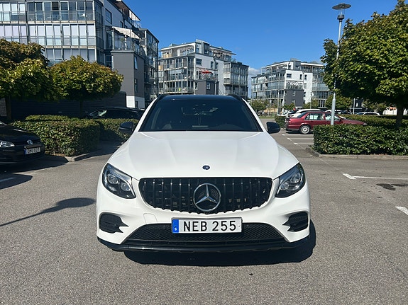 Mercedes-Benz GLC220 d 2 of 5