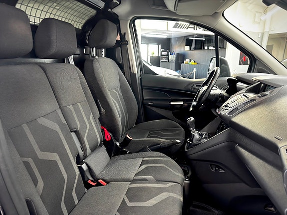 Ford Transit Connect 8 of 11