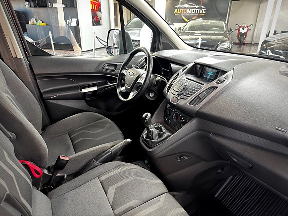 Ford Transit Connect 10 of 11