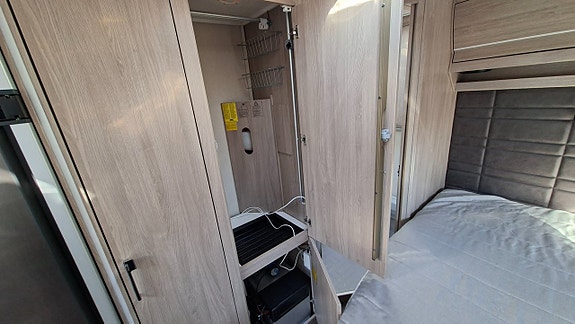 Kabe 560 Royal XL/KS Truma Mover XT 9 of 10