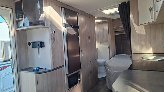 Kabe 560 Royal XL/KS Truma Mover XT 5 of 10