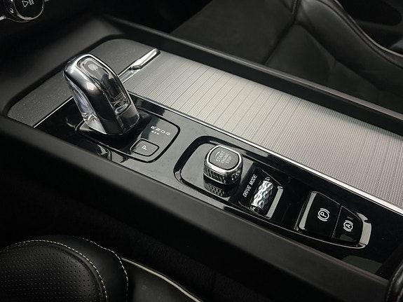 Volvo XC60 22 of 30