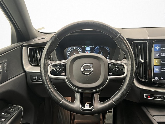 Volvo XC60 11 of 30