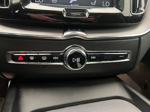 Volvo XC60 21 of 30