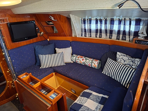 Kings Cruiser 33 8 of 13