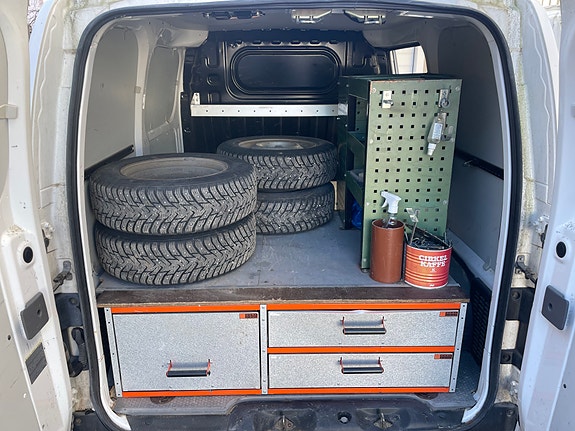 Nissan NV200 8 of 10