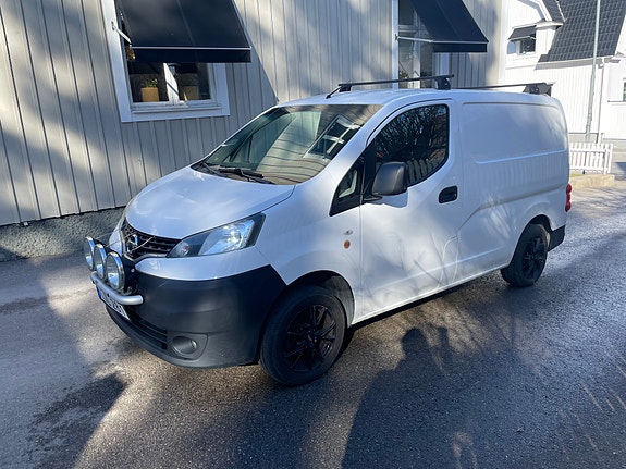 Nissan NV200 3 of 10