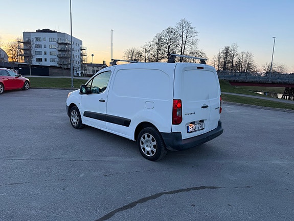 Peugeot Partner 2 of 5