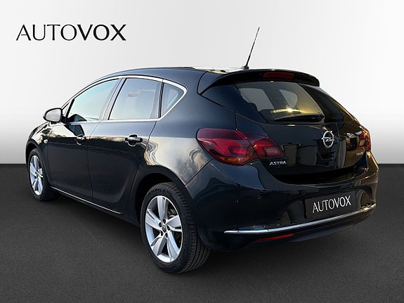 Opel Astra 2 of 5