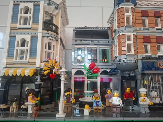 LEGO 10255 Assembly Square – Creator Expert