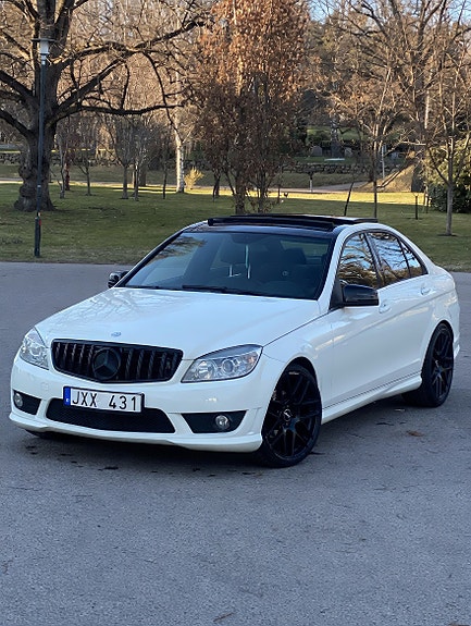 Mercedes-Benz C180 2 of 5