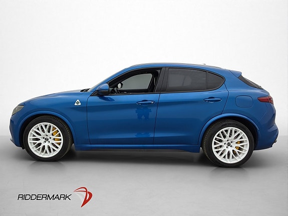 Alfa Romeo Stelvio Quadrifoglio 4 of 5