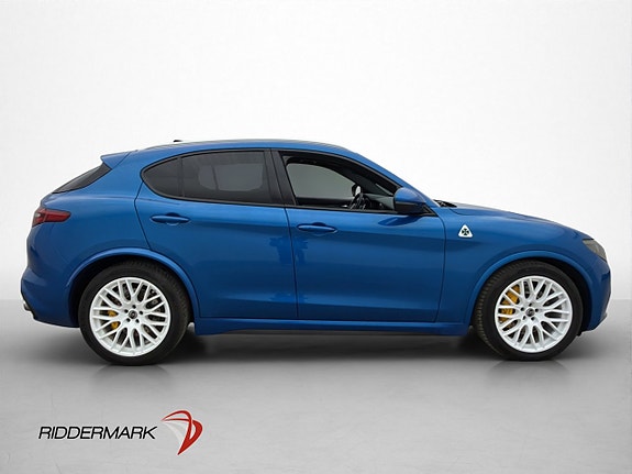 Alfa Romeo Stelvio Quadrifoglio 6 of 30