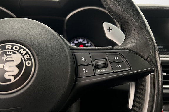 Alfa Romeo Stelvio Quadrifoglio 27 of 30