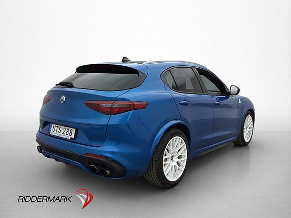 Alfa Romeo Stelvio Quadrifoglio 5 of 5