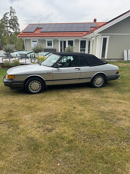 Saab 900 2 of 30