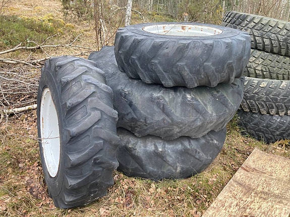 Skogsdäck på fälg till Valmet/Valtra