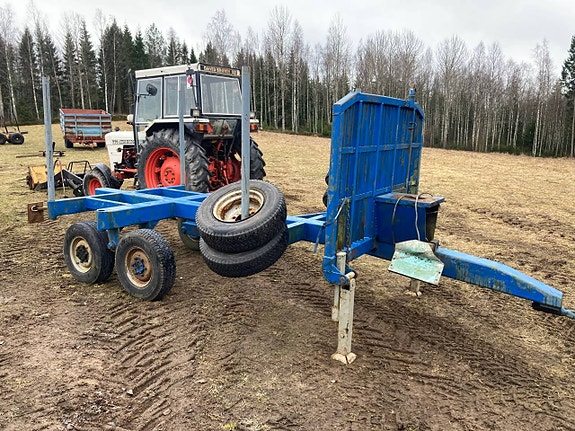 Rejäl Skogskärra med boggi