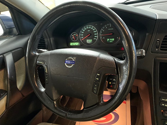 Volvo V70 14 of 23
