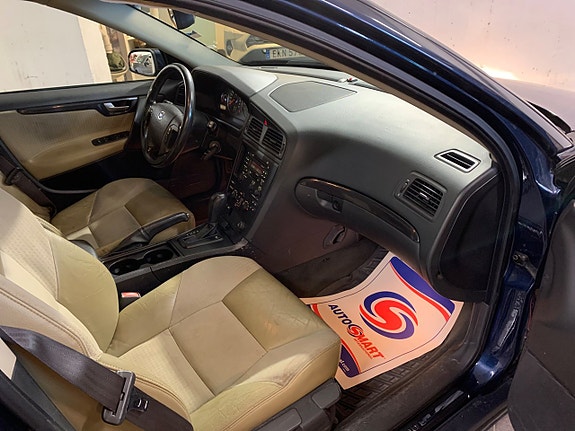 Volvo V70 15 of 23