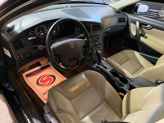 Volvo V70 9 of 23