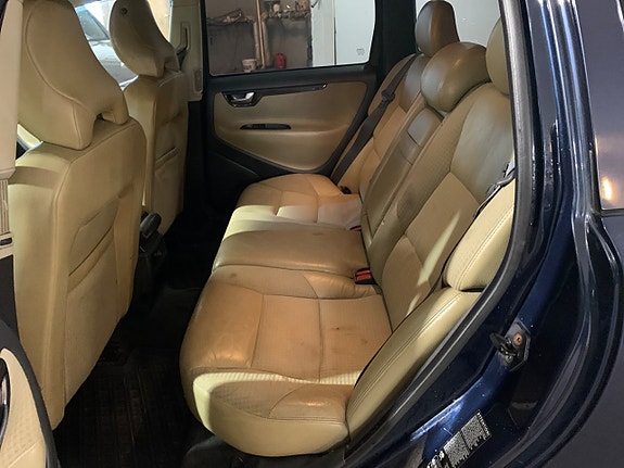 Volvo V70 13 of 23