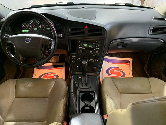 Volvo V70 10 of 23