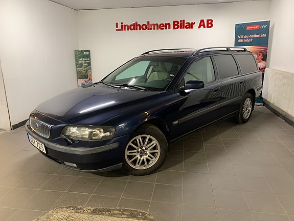 Volvo V70 3 of 5