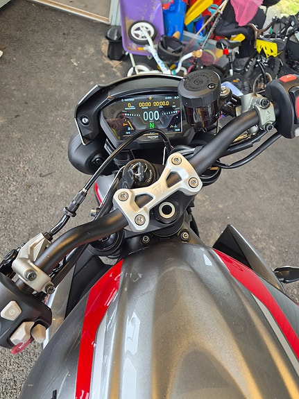 Triumph STREET  LE RS 2 of 5