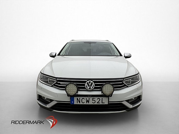 Volkswagen Passat Alltrack 3 of 5