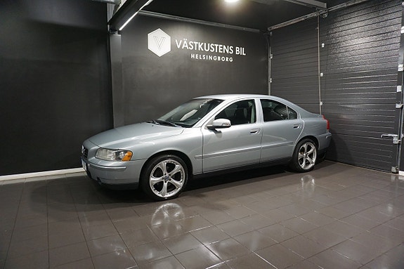 Volvo S60 3 of 5