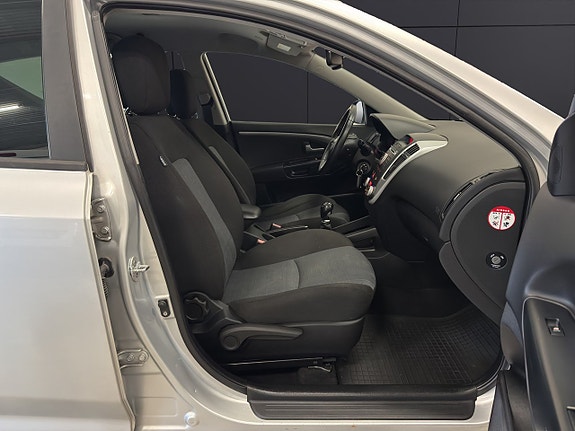 Kia Ceed 12 of 24