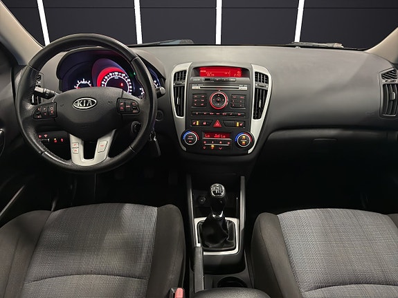 Kia Ceed 13 of 24