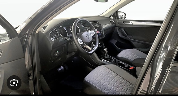 Volkswagen Tiguan 2 of 5