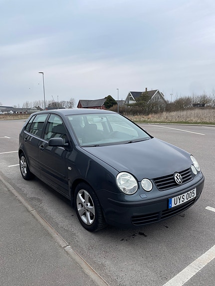 Volkswagen Polo 2 of 5