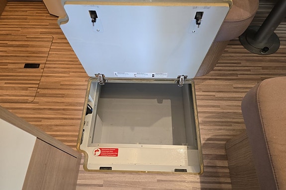 Malibu T 440 LE Automat 2xAC/Litium/ 2xsolceller/Inverter/Navi/4250kg 28 of 30