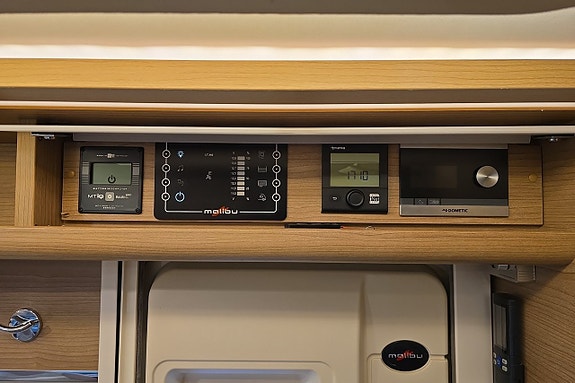 Malibu T 440 LE Automat 2xAC/Litium/ 2xsolceller/Inverter/Navi/4250kg 27 of 30
