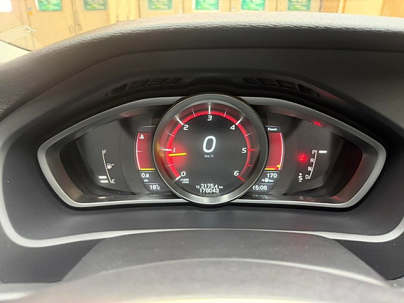 Volvo V40 14 of 15
