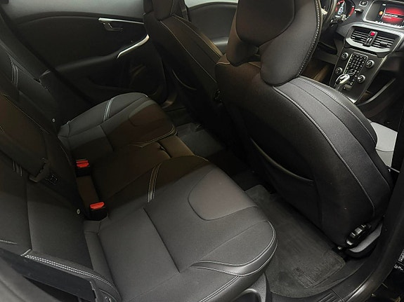 Volvo V40 10 of 15